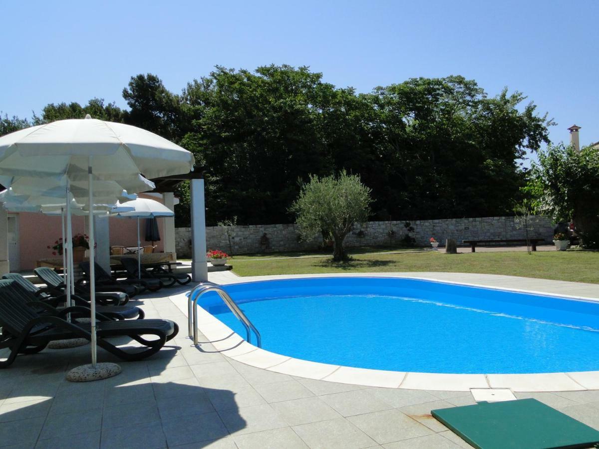 Apartments Villa Maran Умаг Экстерьер фото