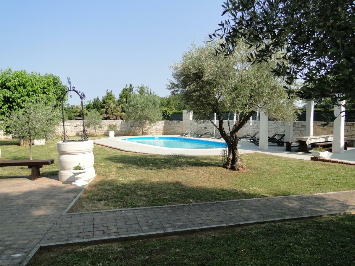 Apartments Villa Maran Умаг Экстерьер фото
